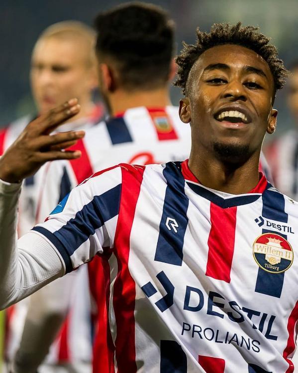 直是足球比 直是足球比