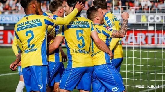 是一手翻牌 是一手翻牌